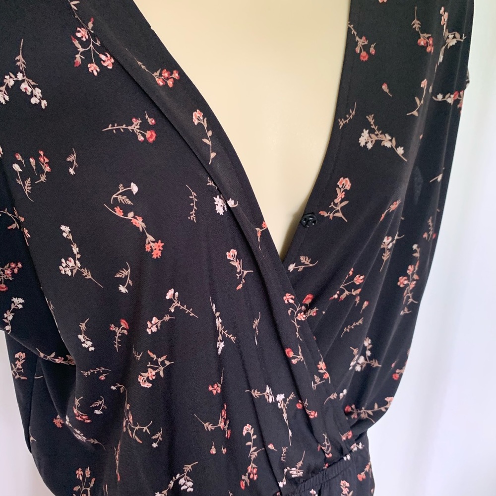 Black Short Sleeve Romper Floral Romper - Picture 10 of 13
